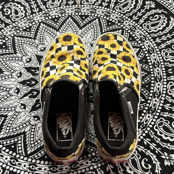 Vans - Picture 5 of 6